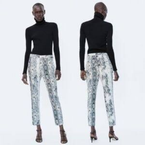 ZARA Gray Snake Skin Print Cropped Trousers | SZ L